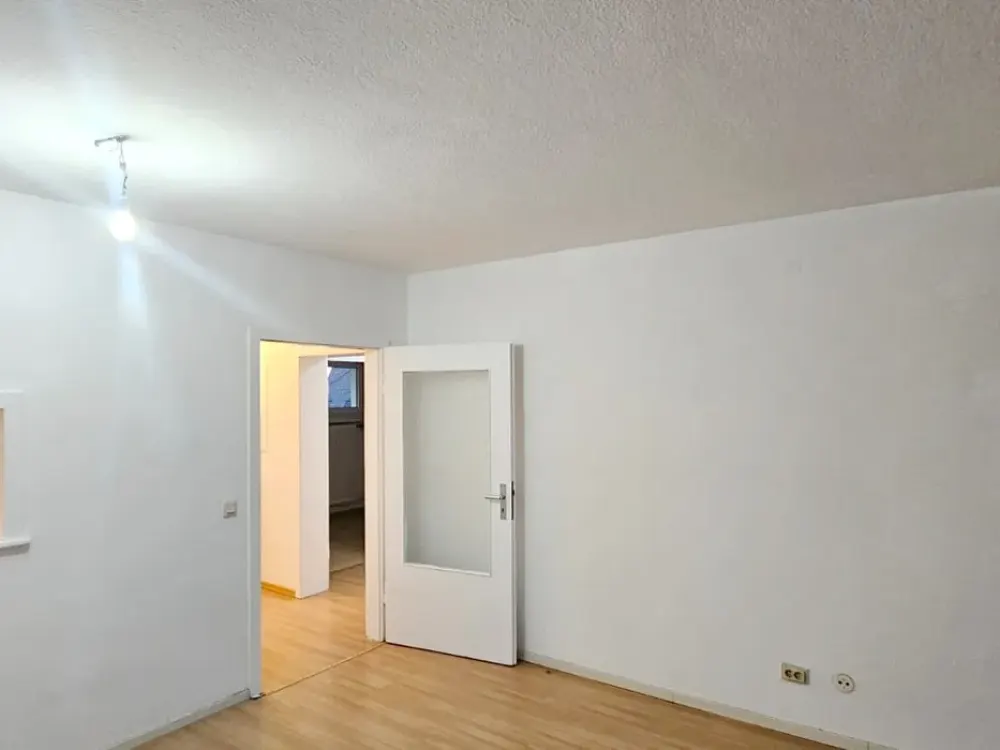 3-Zimmer Wohnung im 3. OG mit Aufzug, Küche, Bad und Süd-Balkon
