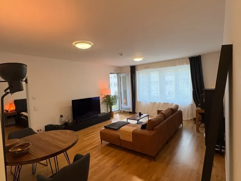 Moderne 2-Zimmer-Wohnung mit Balkon in Berlin-Mitte