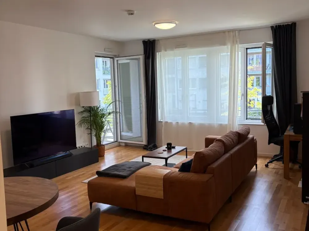 Moderne 2-Zimmer-Wohnung mit Balkon in Berlin-Mitte