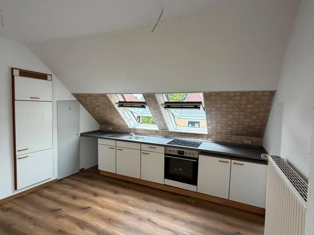 3-Room Apartment Modernized in the Two-Family House