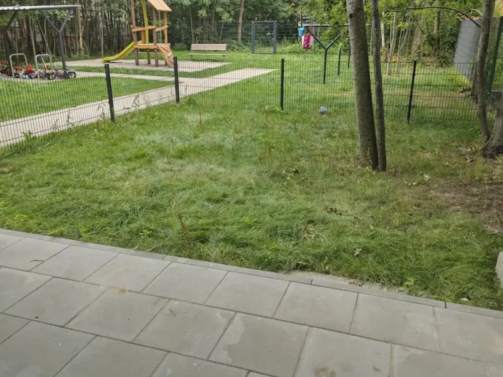 Erstbezug nach Sanierung, schicke 1,5 Raum Wohnung mit Gartenanteil und Tageslichtbad