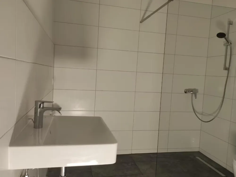 Großzügige 3-Zimmer-WE in frisch saniertem 3-Familienhaus
