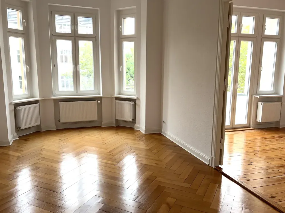 Hübsche, vollständig renovierte 3-Zi. Altbau Wohnung