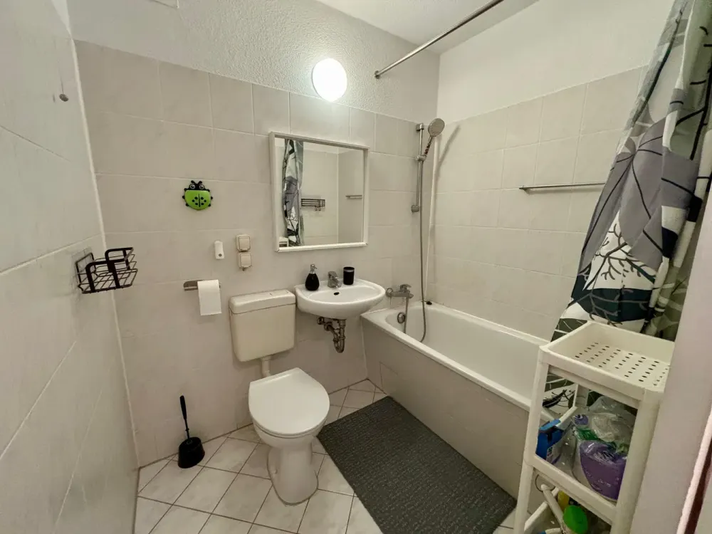 Voll möblierte 1-Zimmer-Wohnung mit großem Balkon, U5 Friedrichsfelde