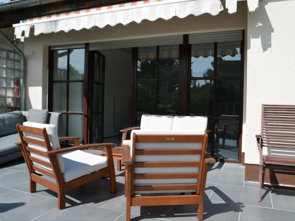 möbliertes 1 Zimmer Apartment mit Terrasse und Garten