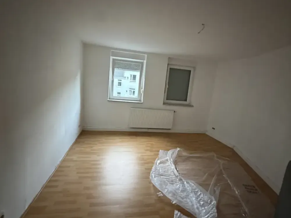 Bright 4-Room Apartment with 101 m², 3rd Floor for Rent