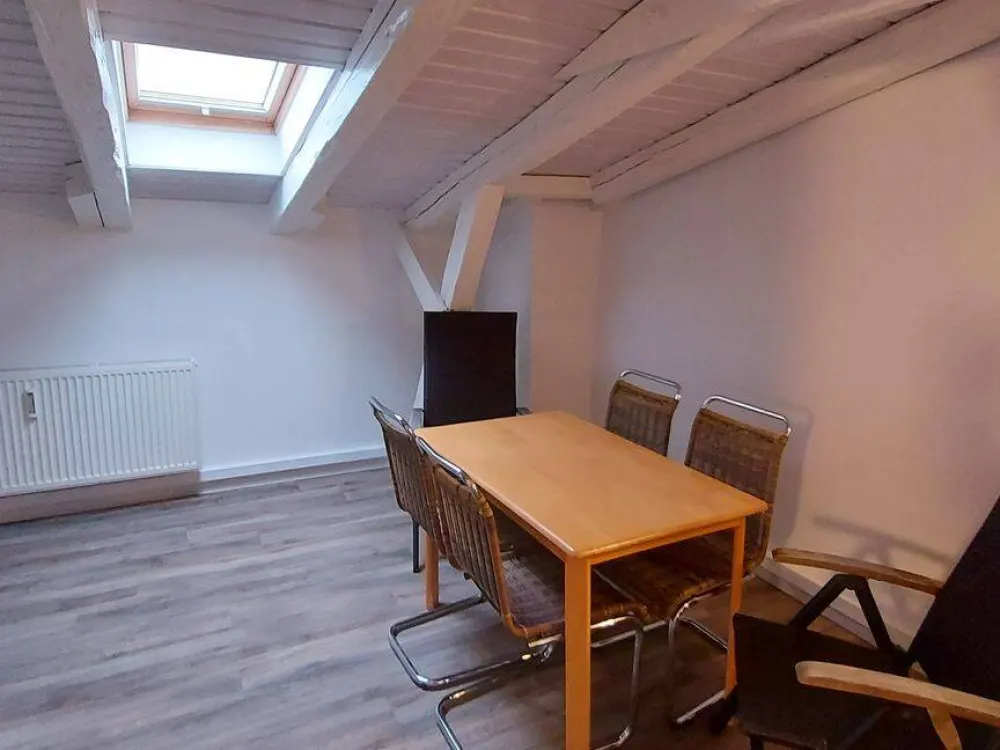 HRO-City, voll möbl. Monteur- u. Arbeiterwohnung f. 5 Personen (20,- € pro Person+Tag) zu verm.