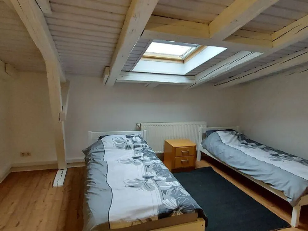 HRO-City, voll möbl. Monteur- u. Arbeiterwohnung f. 5 Personen (20,- € pro Person+Tag) zu verm.