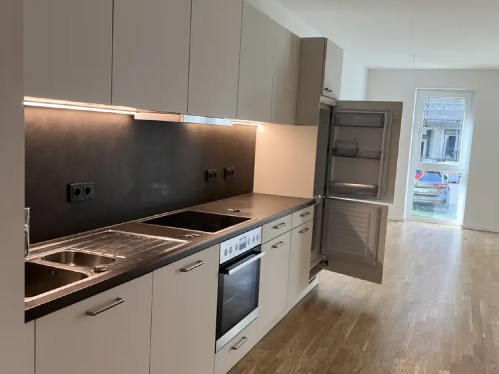Neuwertige 4-Zimmer Erdgeschosswohnung in zentraler Lage