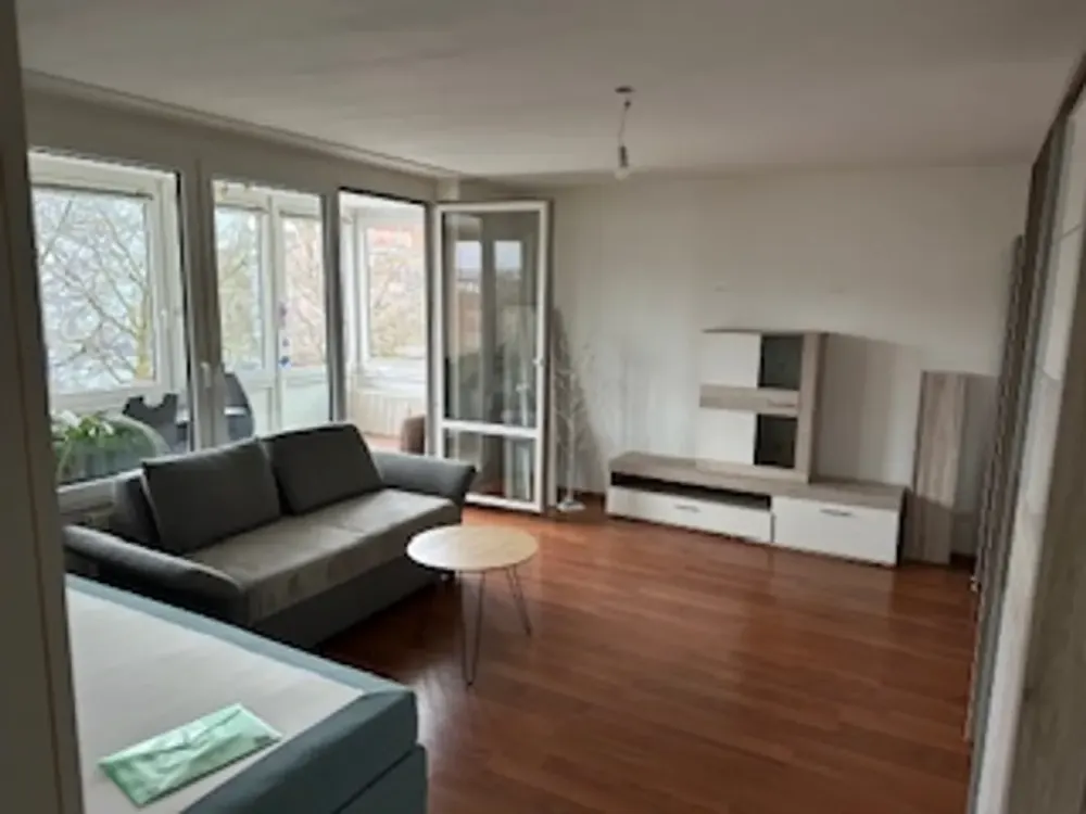 Schöne 1-Zimmer-Wohnung (39m²) in Dachau komplett möbliert