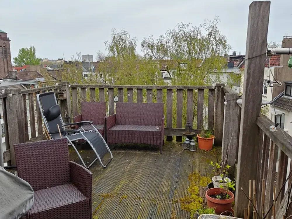 ***KREUZVIERTEL-Schöne Maisonettewohnung mit Dachterrasse + Balkon, Kamin, Dielen,GästeWC & EBK ***