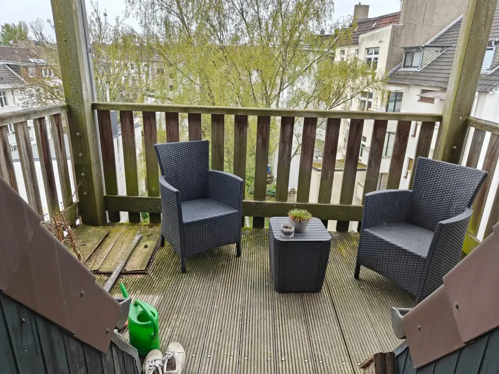 ***KREUZVIERTEL-Schöne Maisonettewohnung mit Dachterrasse + Balkon, Kamin, Dielen,GästeWC & EBK ***