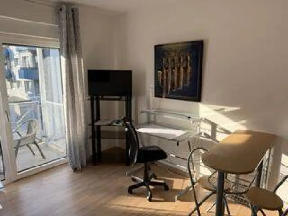 Möbliertes Appartement, modern eingerichtet! Ideale Lage Nähe Uni-/TechnologieZentrum/Indu-Park!