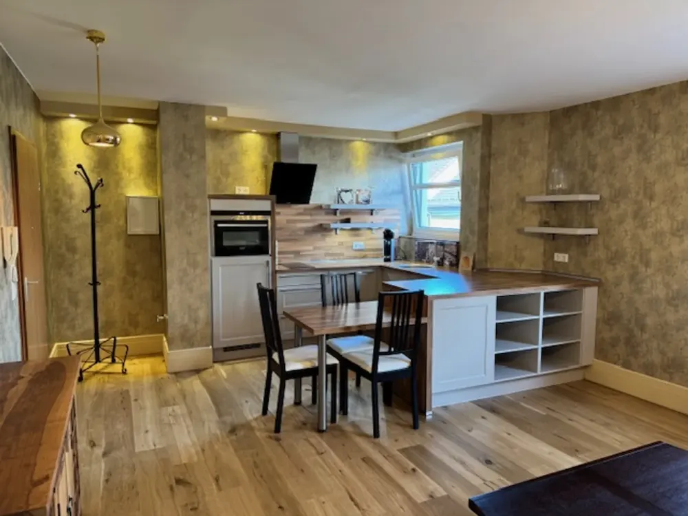 Furnished 2-Room Apartment with Built-in Kitchen and Balcony in Düsseldorf Gerresheim