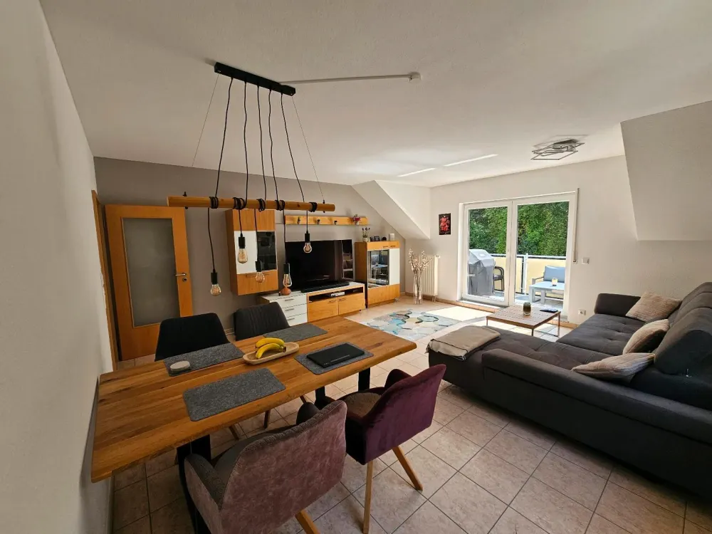 Great 3-Room Attic Apartment in a Quiet, Nature-Adjacent Location