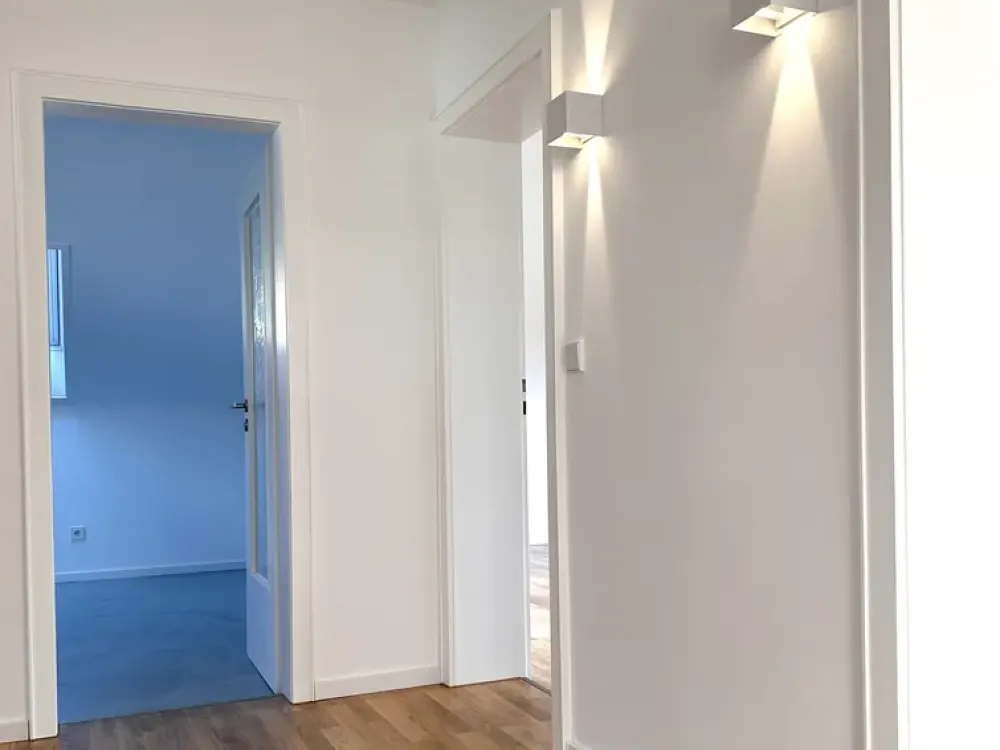 Seltenheit in Halbhöhenlage! Sehr schöne kernsanierte 2,5-Zimmer-Wohnung in Bestlage am Turmberg!