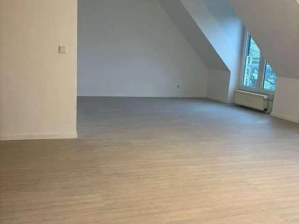 3-Zimmer-Maisonette-Wohnung mit Balkon und Loggia in Köln - Rath