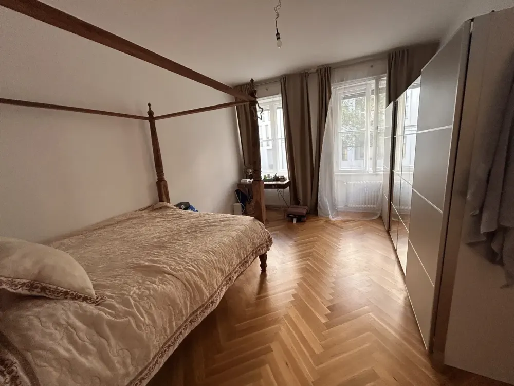 Spacious, fully furnished 2 room Apartment with balcony in Wilmersdorf