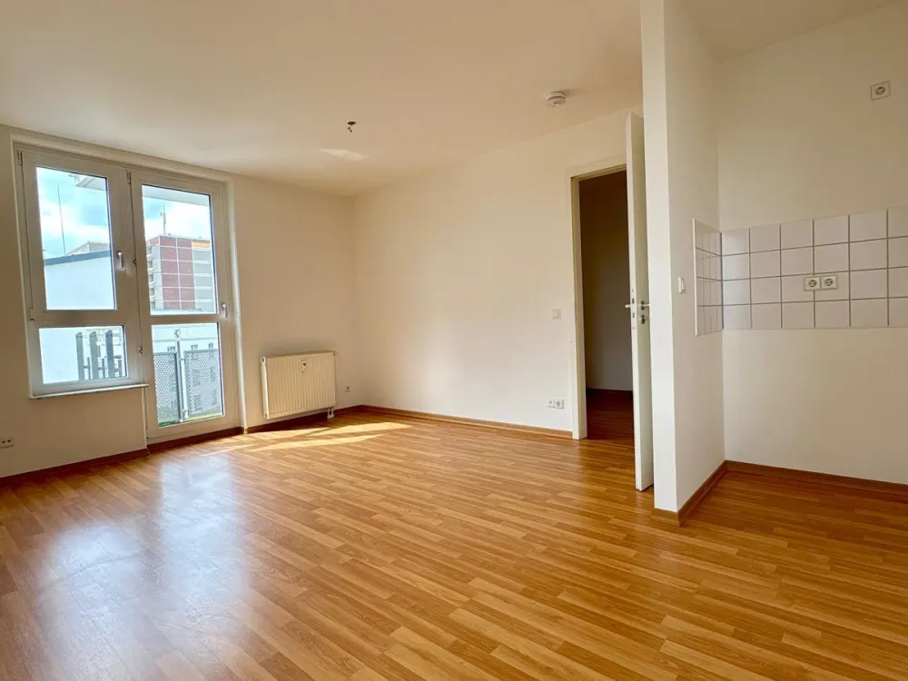 Helle 2-Zimmer-Wohnung mit Süd-Balkon und Aufzug in Leipzig-Grüna