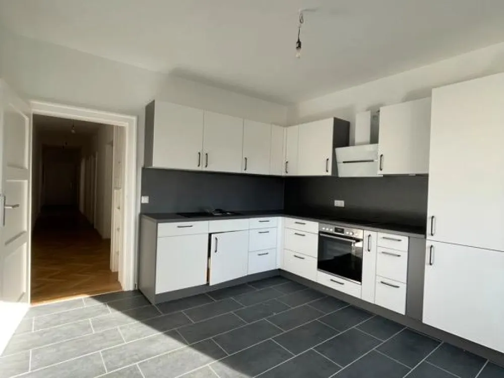 Modernisierte Altbau-Exklusivität auf 147 m²