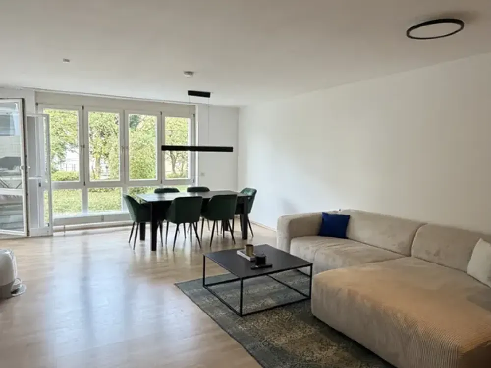 Helle 2,5 Zimmer Wohnung in Bietigheim-Bissingen 73 m² mit EBK, Terrasse, Garten und TG