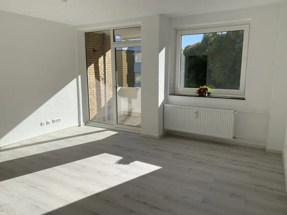 Helle 1-Zimmer-Wohnung mit EBK und Balkon in Hannover