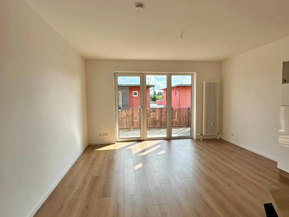 Erstbezug nach umfassender Renovierung: Helle 2-Zimmer-Wohnung