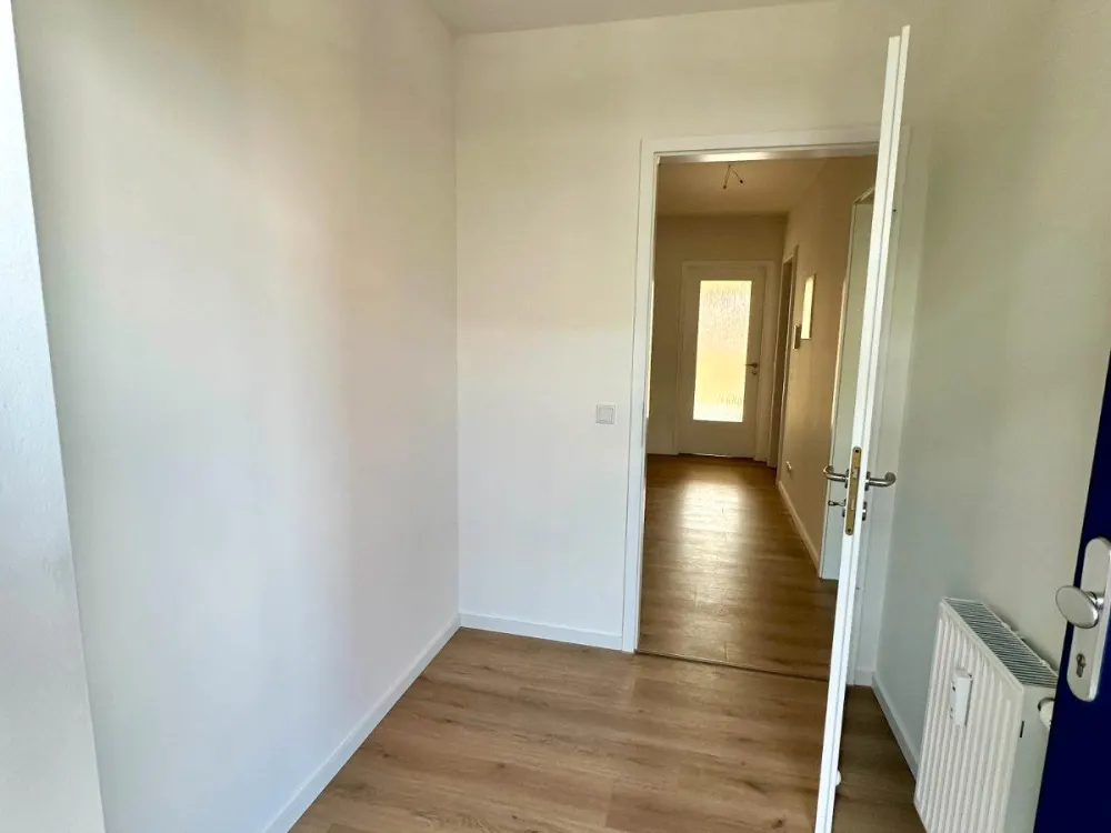 Erstbezug nach umfassender Renovierung: Helle 2-Zimmer-Wohnung