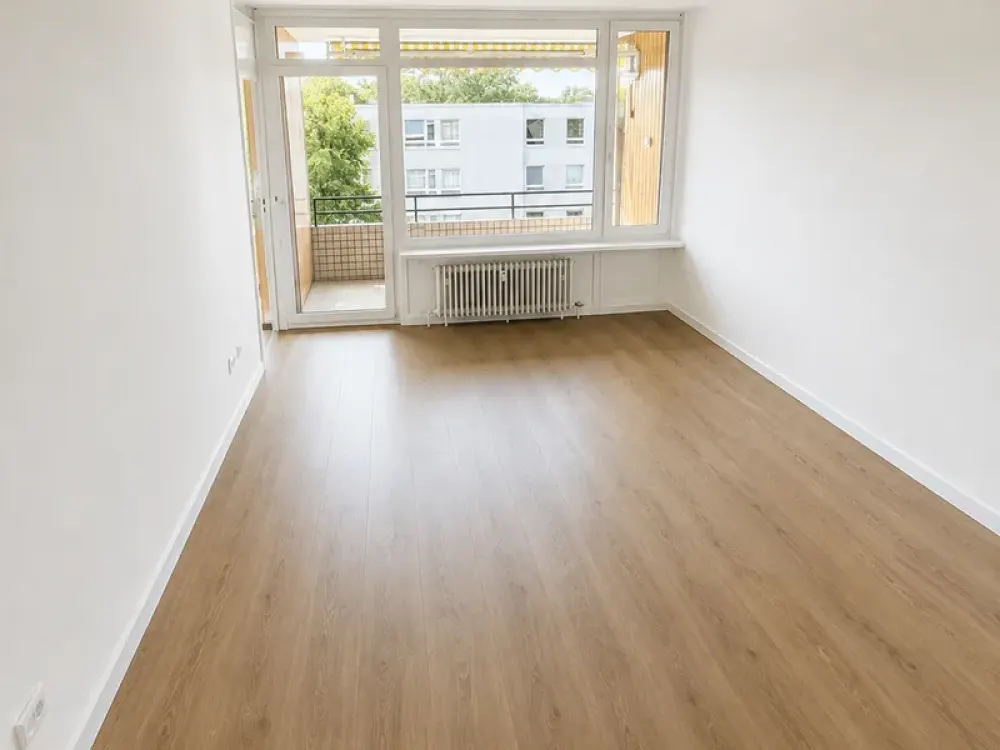 Moderne 3-Zimmer-Wohnung nach umfassender Sanierung mit Balkon und Aufzug