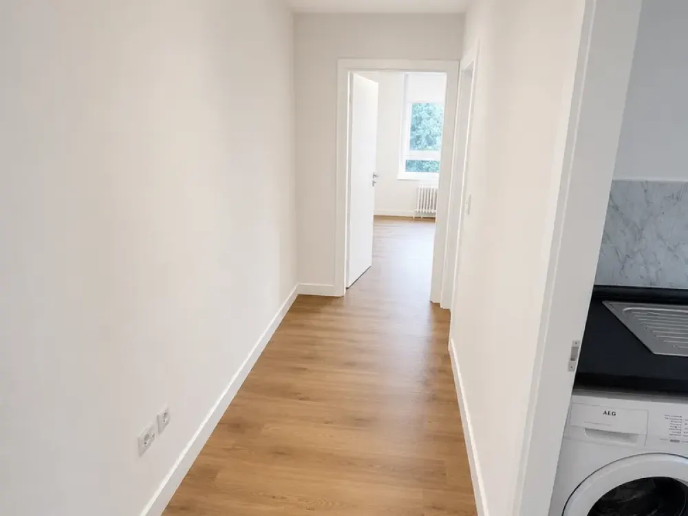 Moderne 3-Zimmer-Wohnung nach umfassender Sanierung mit Balkon und Aufzug