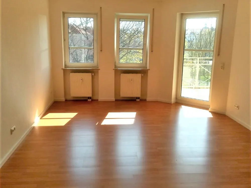 Ruhige und helle Einzimmer-Wohnung mit Balkon