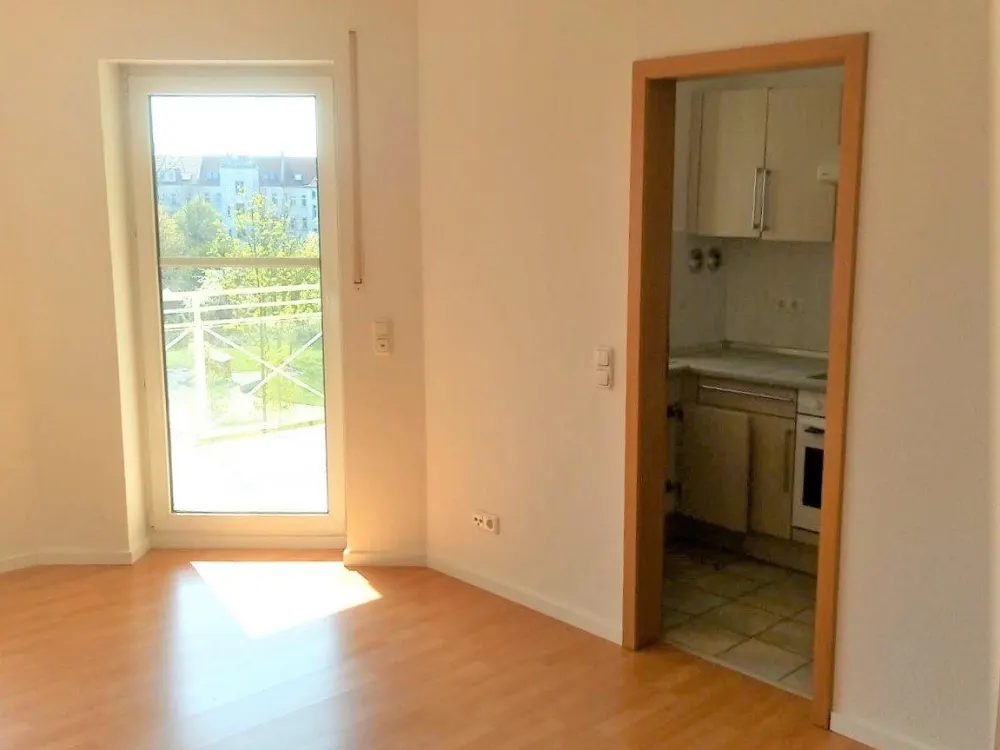 Ruhige und helle Einzimmer-Wohnung mit Balkon