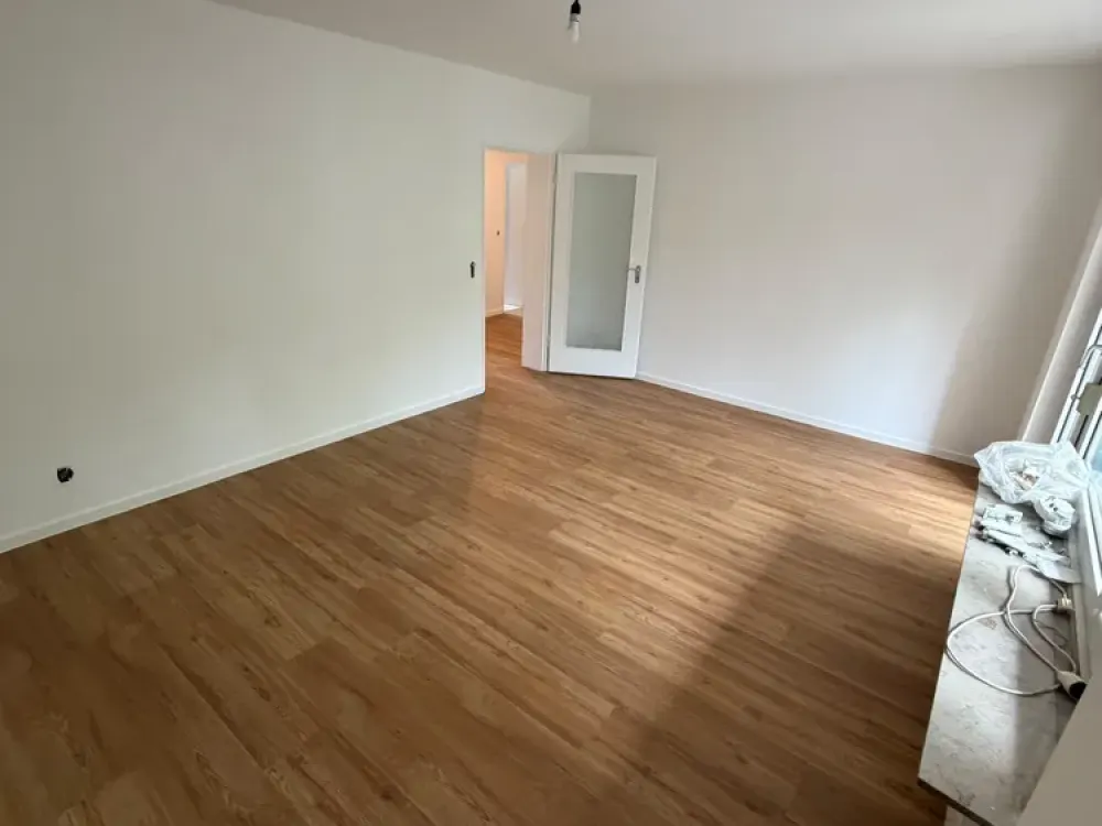Frisch renovierte 3-Zimmer-Wohnung mit Balkon in Frankfurt-Hausen | ca. 70 m²