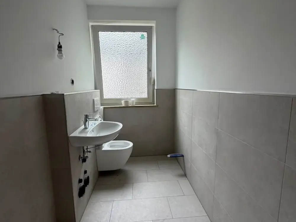 Frisch renovierte 3-Zimmer-Wohnung mit Balkon in Frankfurt-Hausen | ca. 70 m²