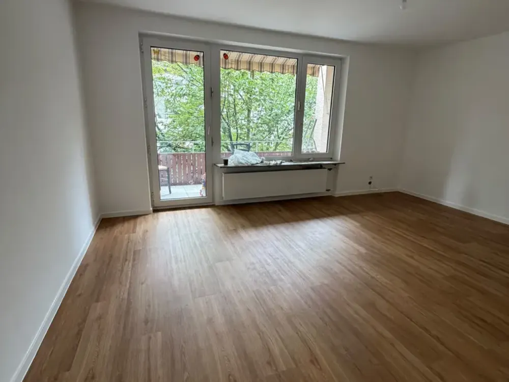 Frisch renovierte 3-Zimmer-Wohnung mit Balkon in Frankfurt-Hausen | ca. 70 m²