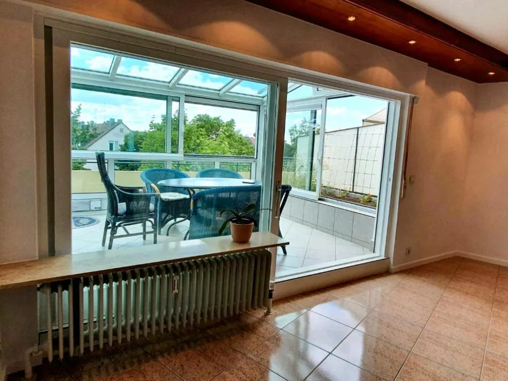 Sonnige 2,5-Zimmer-Penthouse-Wohnung mit Wintergarten