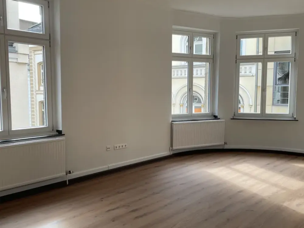 Große und helle Wohnung im Herzen von Neuss
