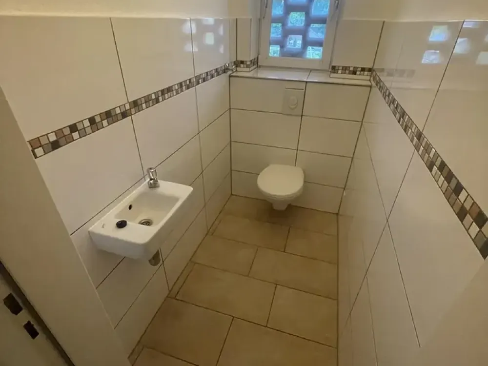 Spacious 5-Room Apartment with Balcony on the 2nd Floor