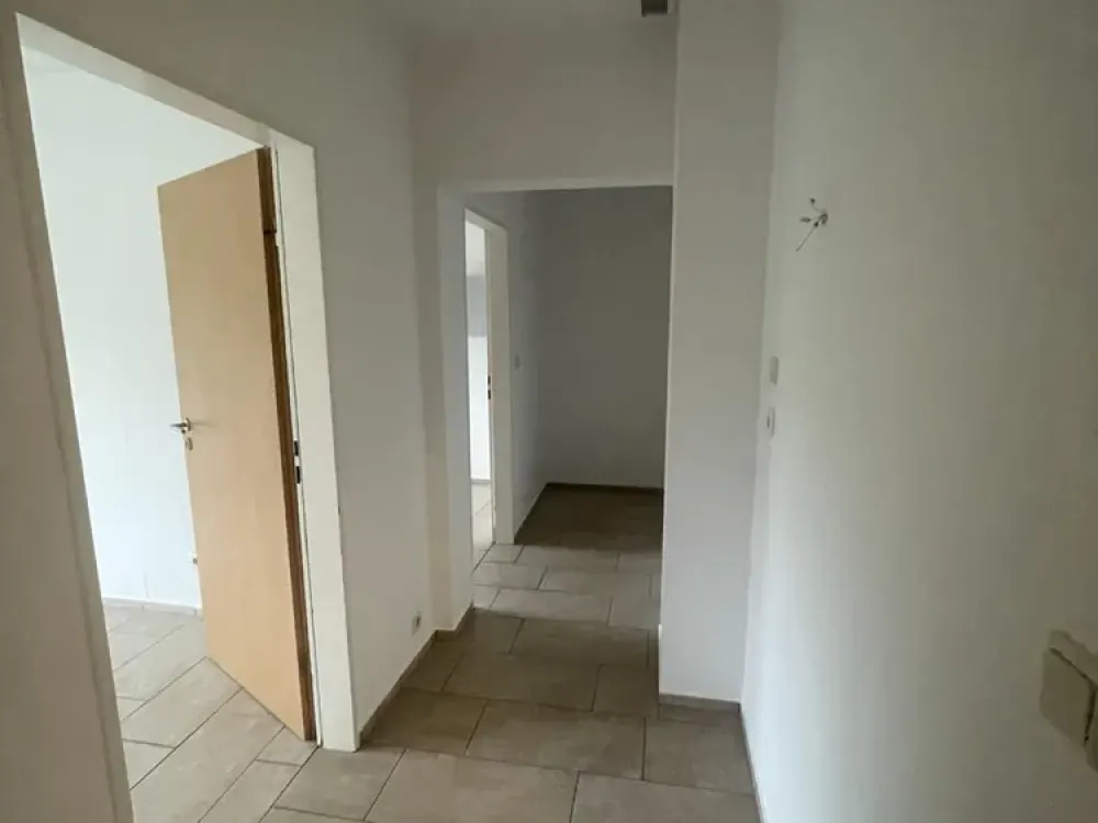Spacious 5-Room Apartment with Balcony on the 2nd Floor