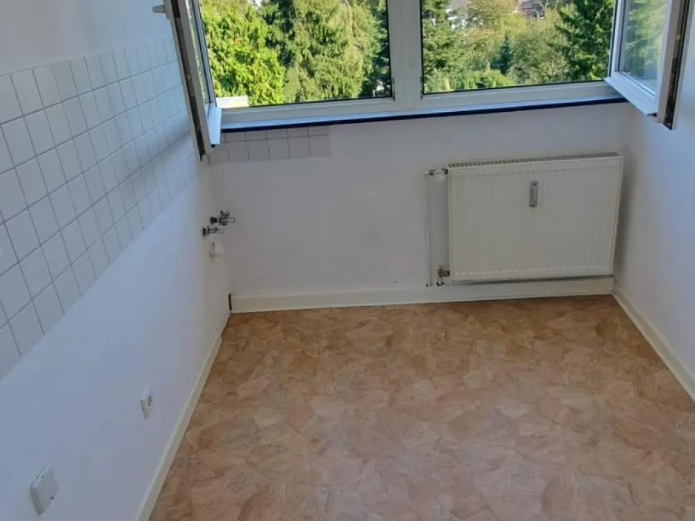 Helle 3-Zimmer-DGW mit ausgebauten Spitzboden und Garten