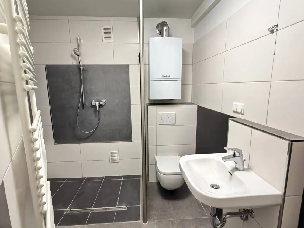 sanierte 1-Zimmer-Wohnung mit Balkon und Einbauküche in zentraler Lage
