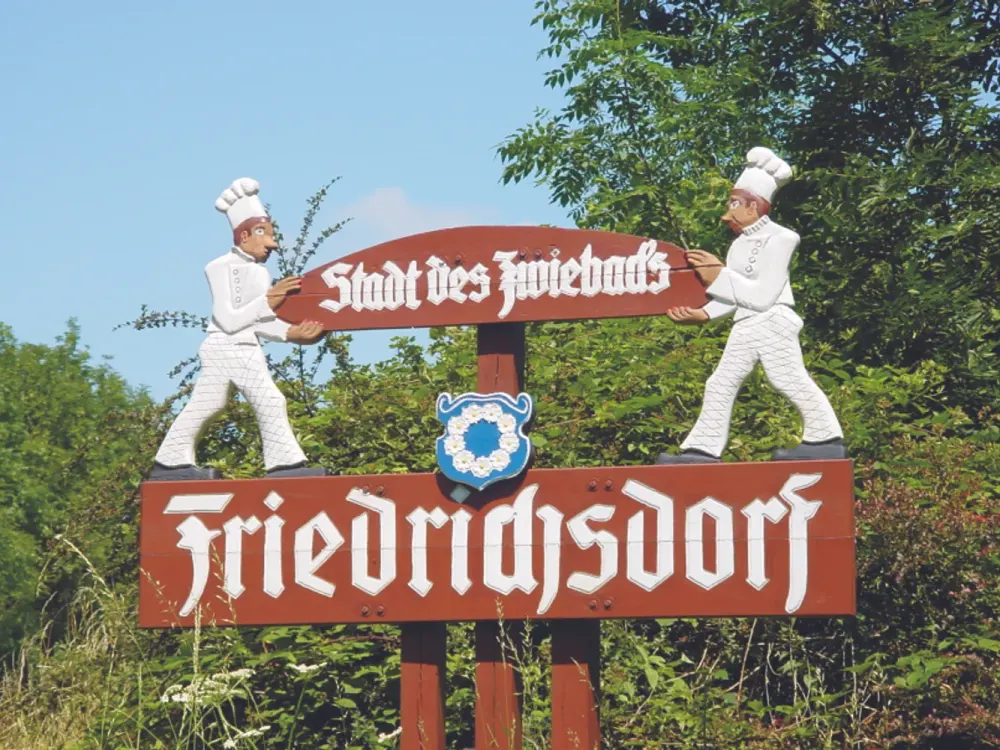 Friedrichsdorf zentral - großzügige 4,5 Zi.-Whg. ca. 125 qm Wfl. zentrale Wohnlage € 1.390,-- +UKt