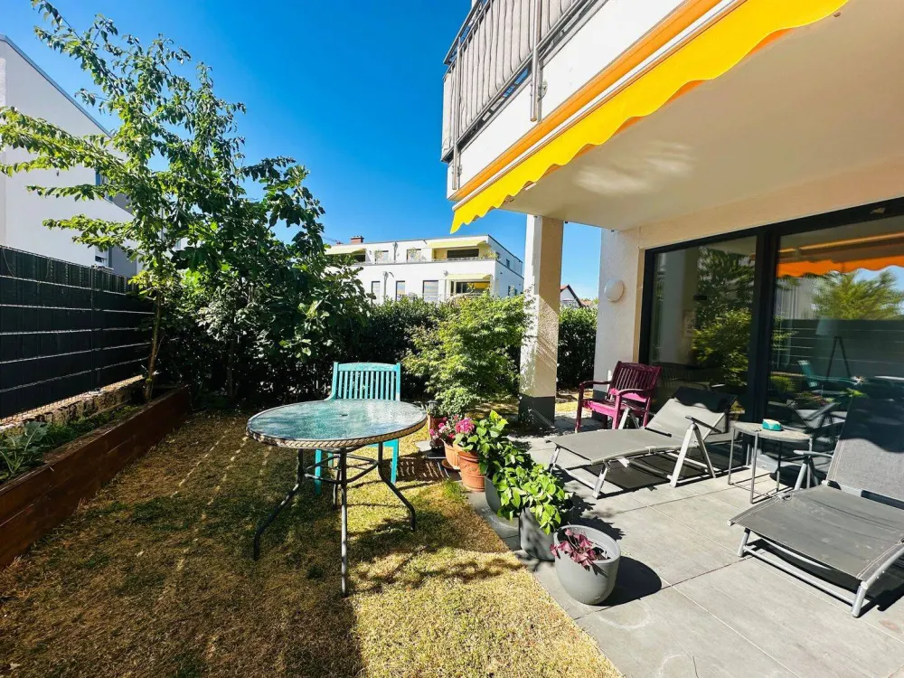 Möblierte 4-Zimmer-Wohnung mit Garten, Terrasse und Tiefgaragenstellplatz in Frankfurt-Oberrad