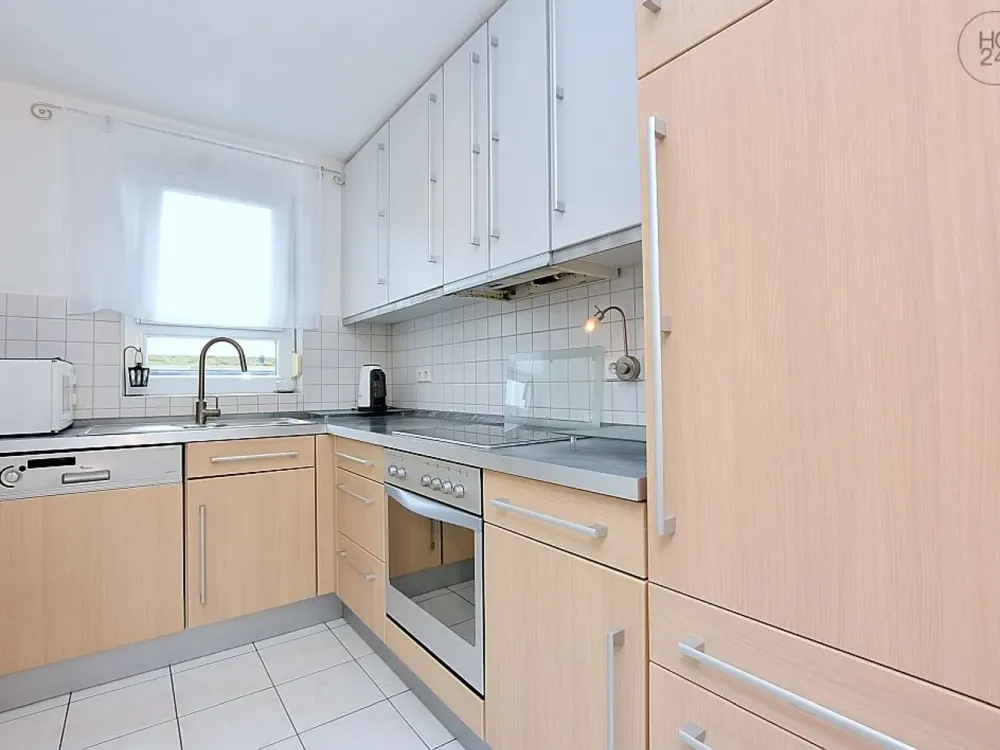Gepflegte und schön möblierte Wohnung mit großem Balkon und TG-Stellplatz in Stuttgart-Hausen