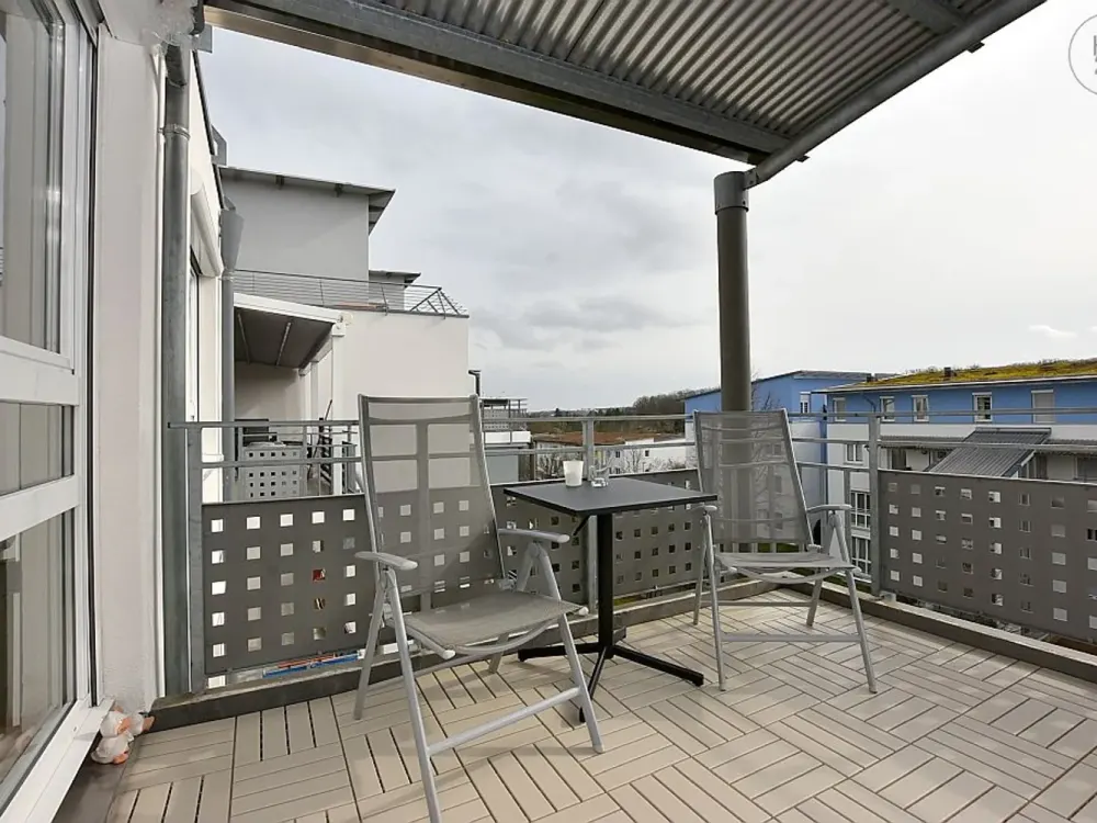 Gepflegte und schön möblierte Wohnung mit großem Balkon und TG-Stellplatz in Stuttgart-Hausen