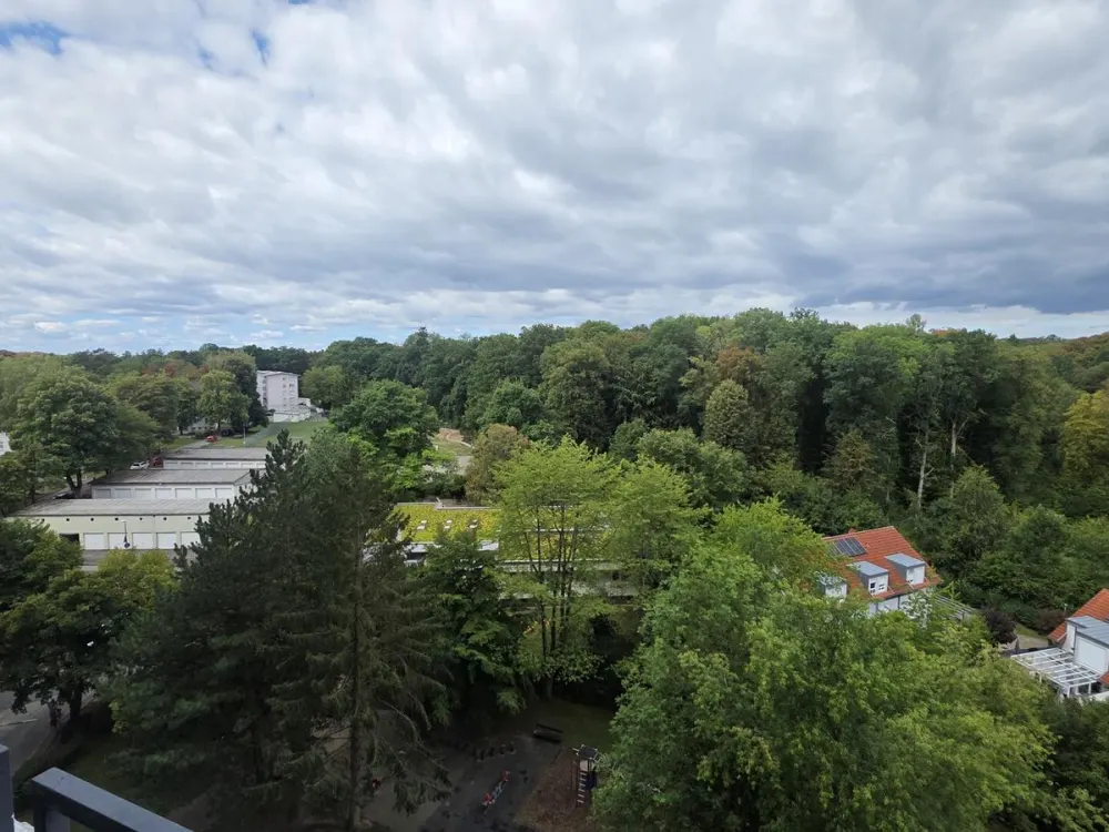 Geräumige 3-Zimmer-Wohnung mit Balkon im 9. OG - Sindelfingen