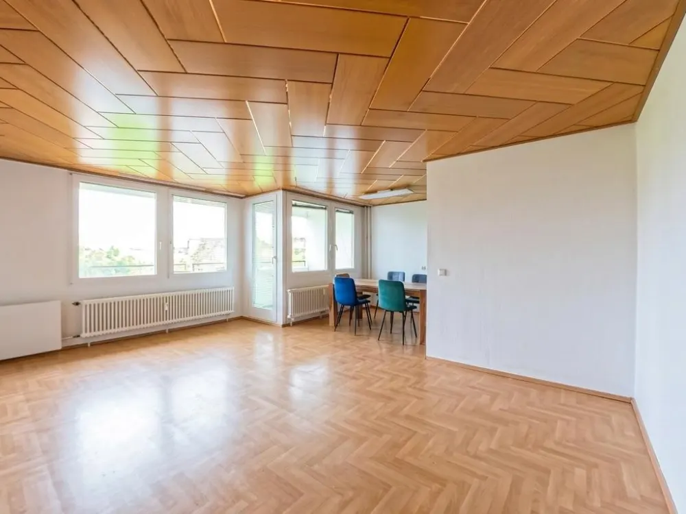 Geräumige 3-Zimmer-Wohnung mit Balkon im 9. OG - Sindelfingen