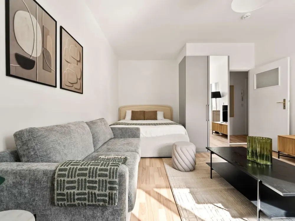 Beeindruckende 1-Zimmer Wohnung in Schönberg - voll möbliert