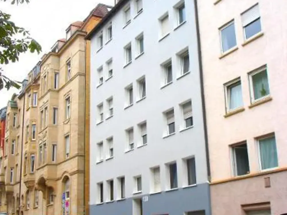 "Mitten im Westen: ruhige 3 Zimmer-Wohnung"