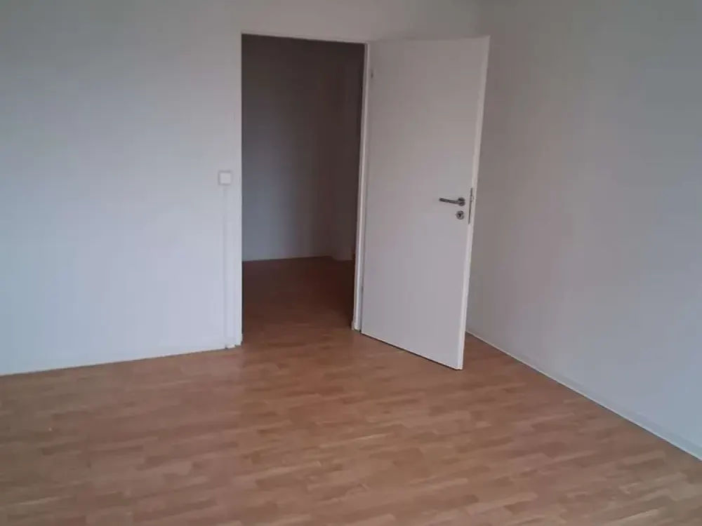 Gamigstraße 22 - bright 3-room apartment with kitchen and bathroom on the 4th floor -WBS- for rent